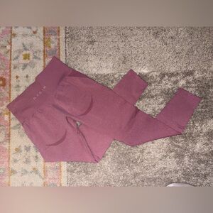 NVGTN Solid Seamless Leggings